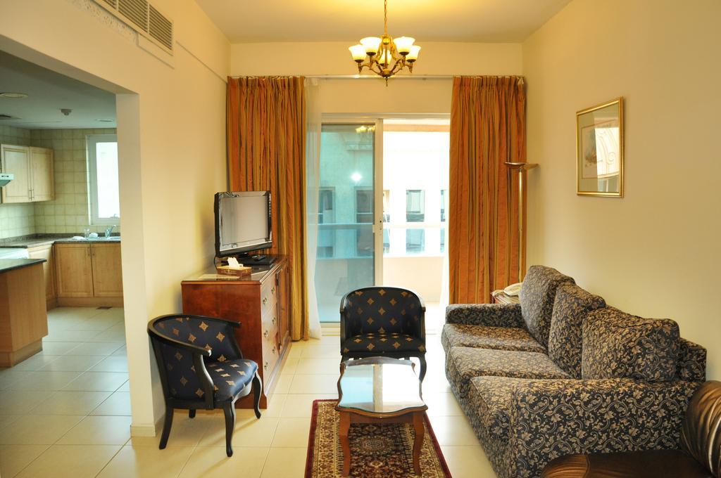 Ramee Guestline 2 Hotel Apartments Dubai Exterior photo